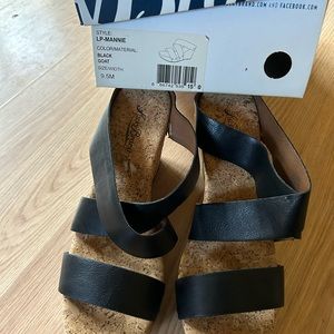 Lucky brand wedge 9.5
